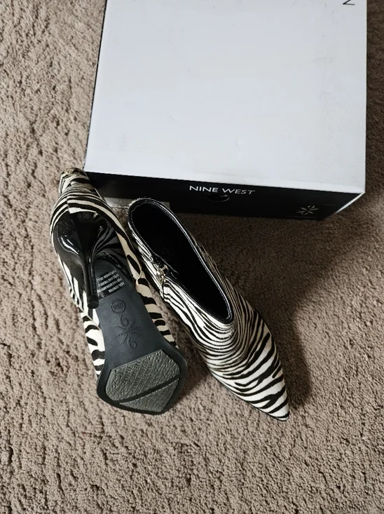 NWT ☆ Nine West Ankle Boots/Shoes, Size 6.5, Brand NEW! - Picture 4 of 5